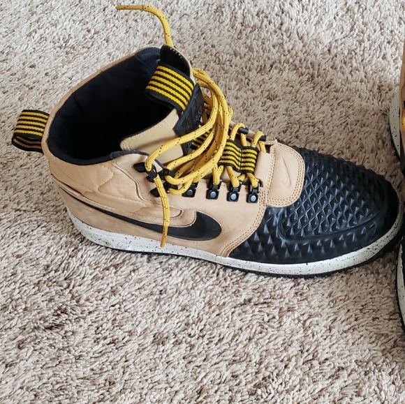 nike duck boots size 12